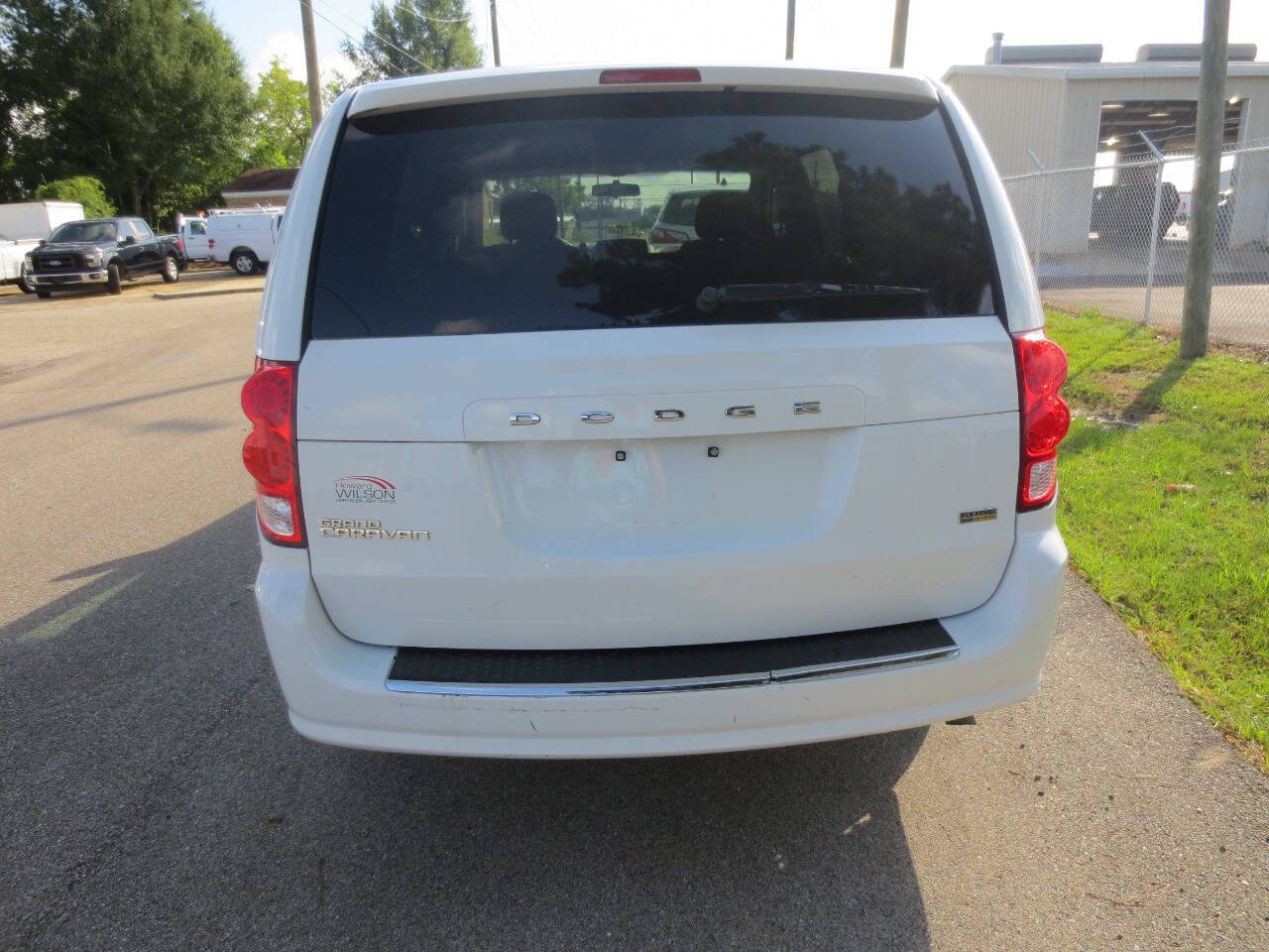 View vehicle photo 5