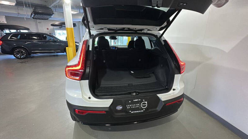 2026 Volvo XC40 B5 Plus