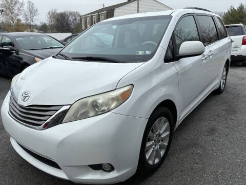 2013 Toyota Sienna XLE 7-Passenger