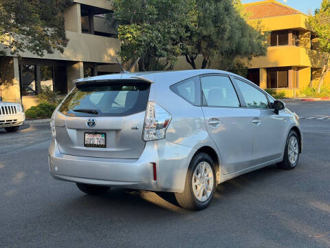 2012 Toyota Prius v Two