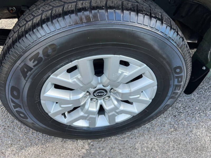 2023 Nissan Frontier SV