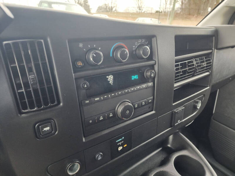 2024 Chevrolet Express 2500