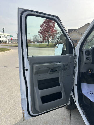 2014 Ford E-Series E-350 SD XL