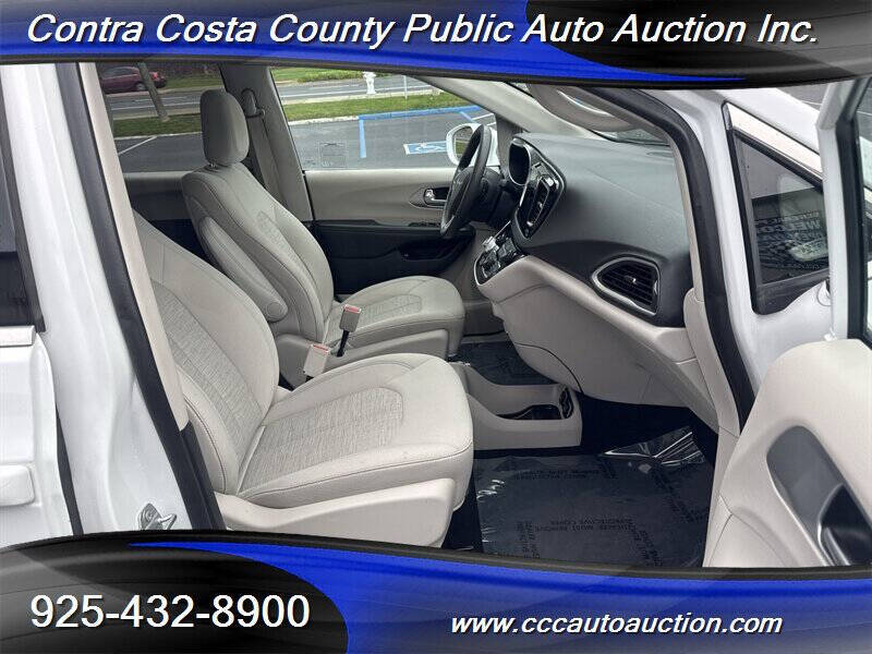 2017 Chrysler Pacifica Hybrid Touring Plus