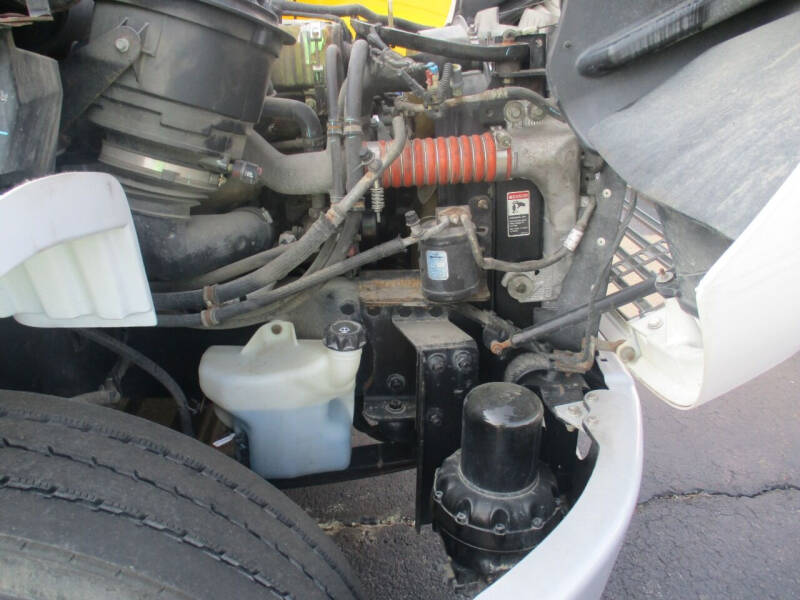 2018 Freightliner M2 106