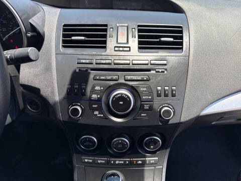 2013 Mazda MAZDA3 i Touring