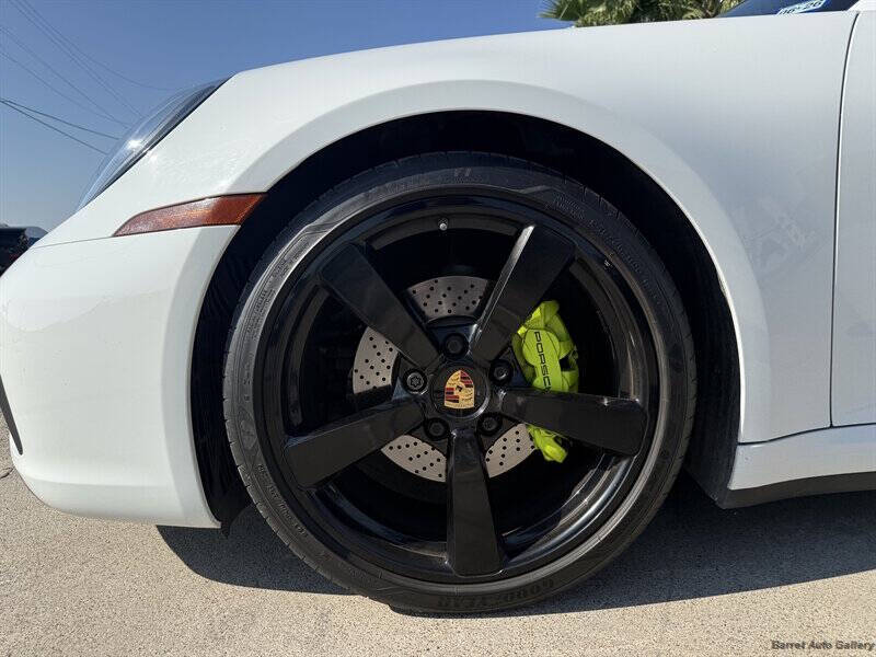 2020 Porsche 911 Carrera