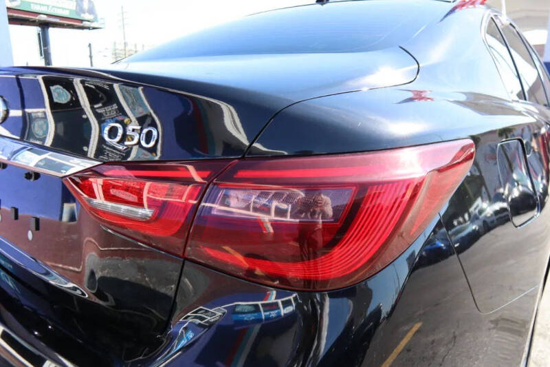 2018 Infiniti Q50 2.0T Luxe