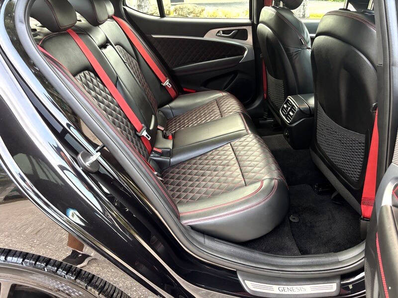 2023 Genesis G70 3.3T Standard