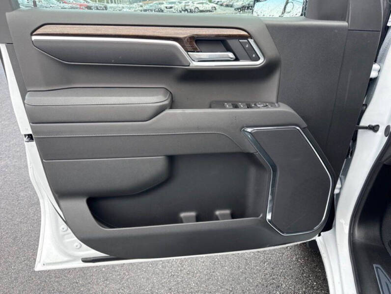 2026 GMC Sierra 1500 Elevation Standard