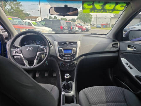 2012 Hyundai Accent SE