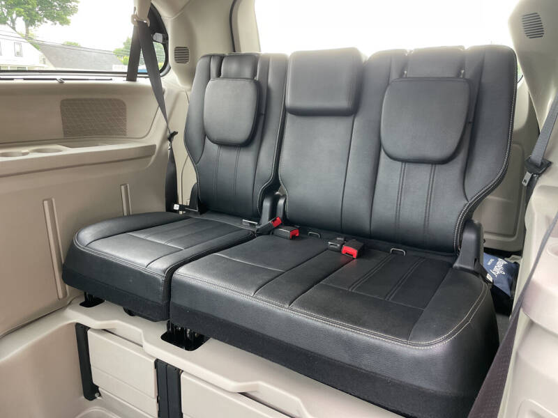 2016 Chrysler Town and Country Touring