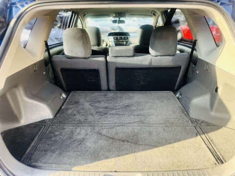 2014 Toyota Prius v Two