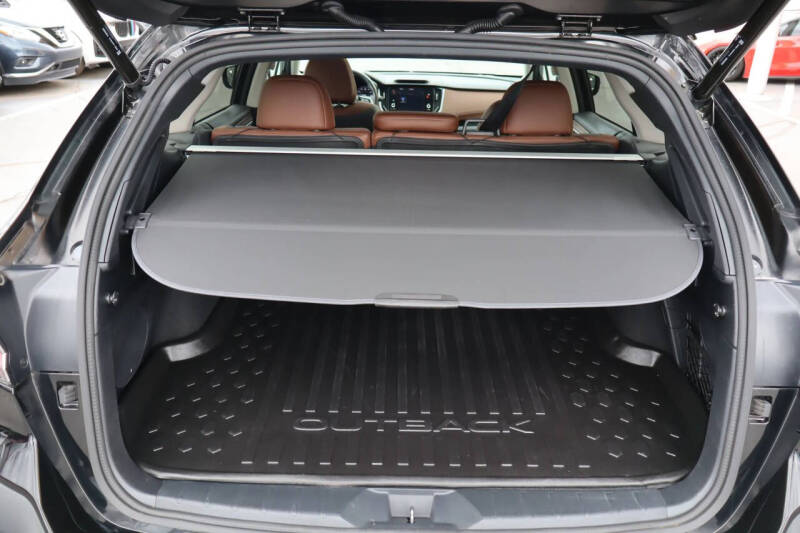 2022 Subaru Outback Touring XT