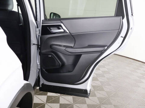 2026 Mitsubishi Outlander LE