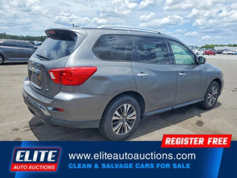 2018 Nissan Pathfinder SV