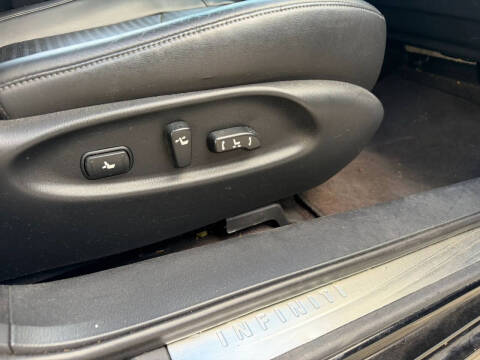 2011 Infiniti M56