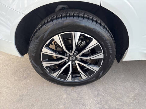 2025 Volvo XC60 B5 Plus Dark Theme