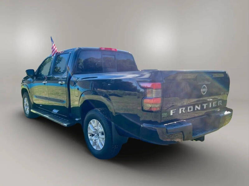 2022 Nissan Frontier SV