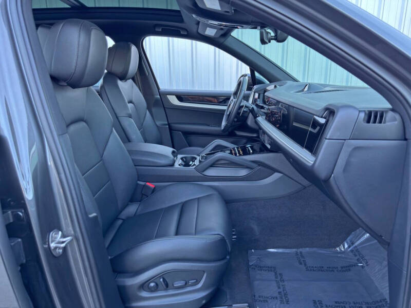 2024 Porsche Cayenne S