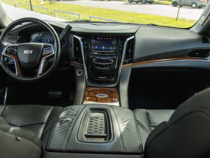 2016 Cadillac Escalade ESV Luxury Collection