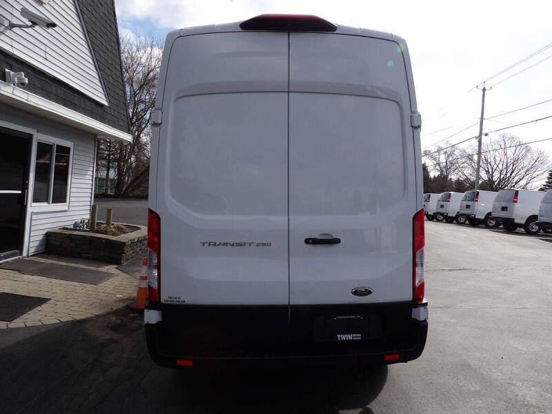 2021 Ford Transit 250