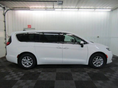 2023 Chrysler Pacifica for sale at Michigan Credit Kings in South Haven MI