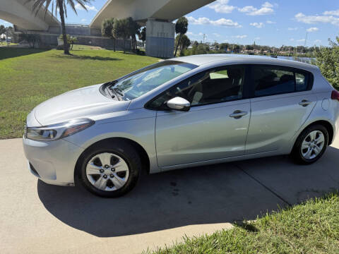 2017 Kia Forte5 LX