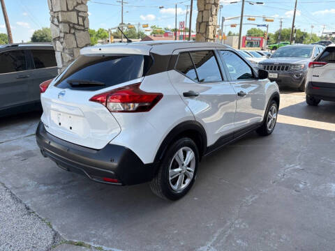 2020 Nissan Kicks S