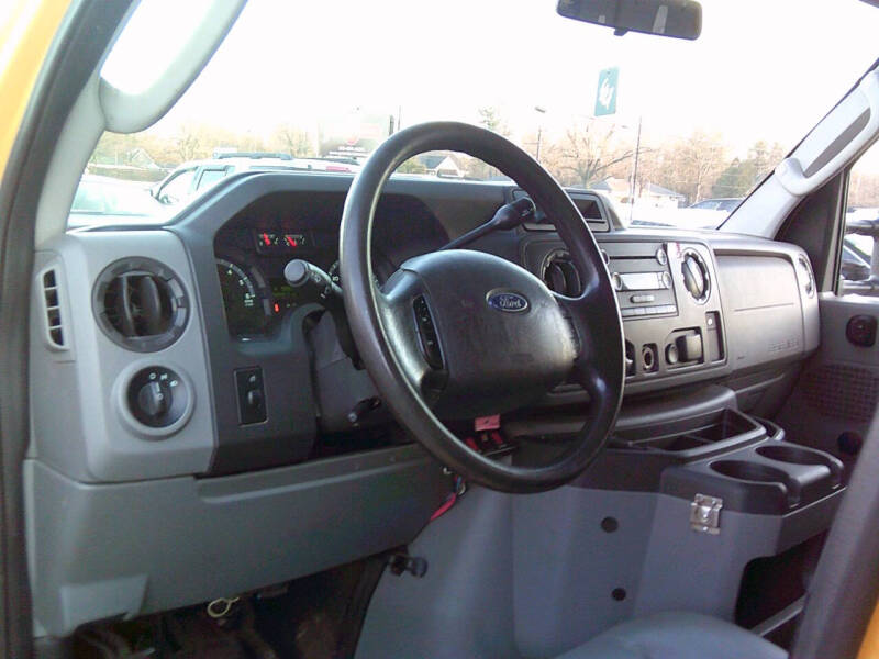 2013 Ford E-Series E-350 SD