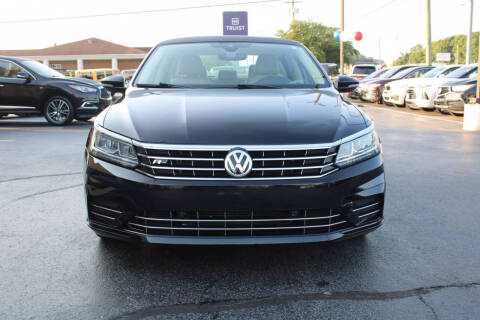2019 Volkswagen Passat SE R-Line