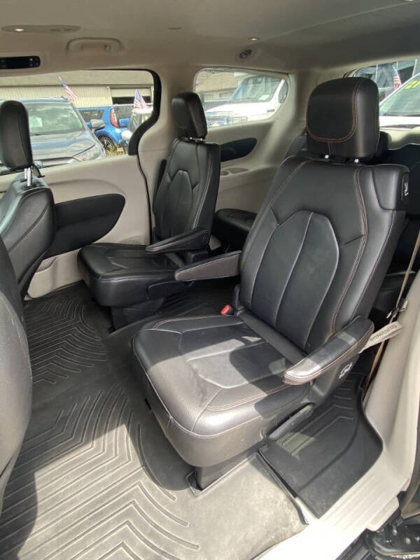 2017 Chrysler Pacifica Touring Plus