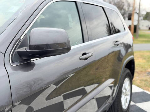 2019 Jeep Grand Cherokee Laredo