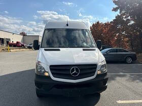 2017 Mercedes-Benz Sprinter WORKER Cargo Van Base photo 4