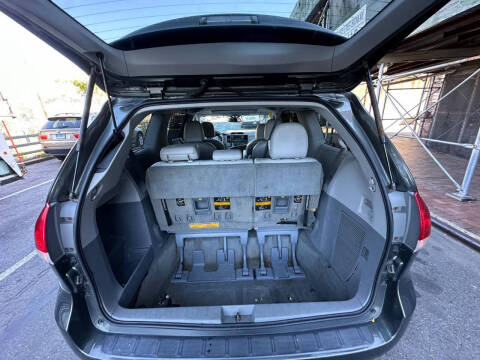 2012 Toyota Sienna XLE 7-Passenger