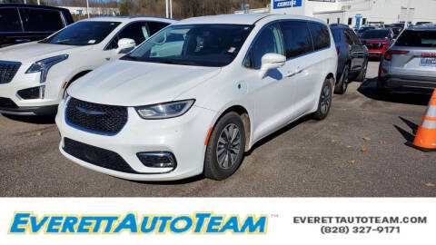 2022 Chrysler Pacifica Hybrid Touring L