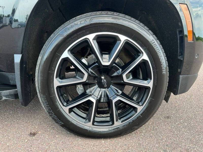 2025 Chevrolet Suburban RST
