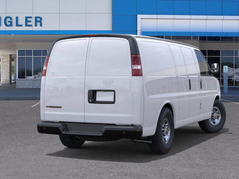 2025 Chevrolet Express 2500