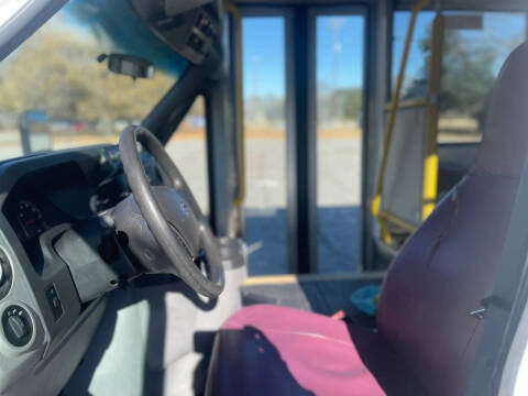 2011 Ford E-Series E-450 SD