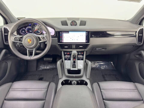 2022 Porsche Cayenne Platinum Edition