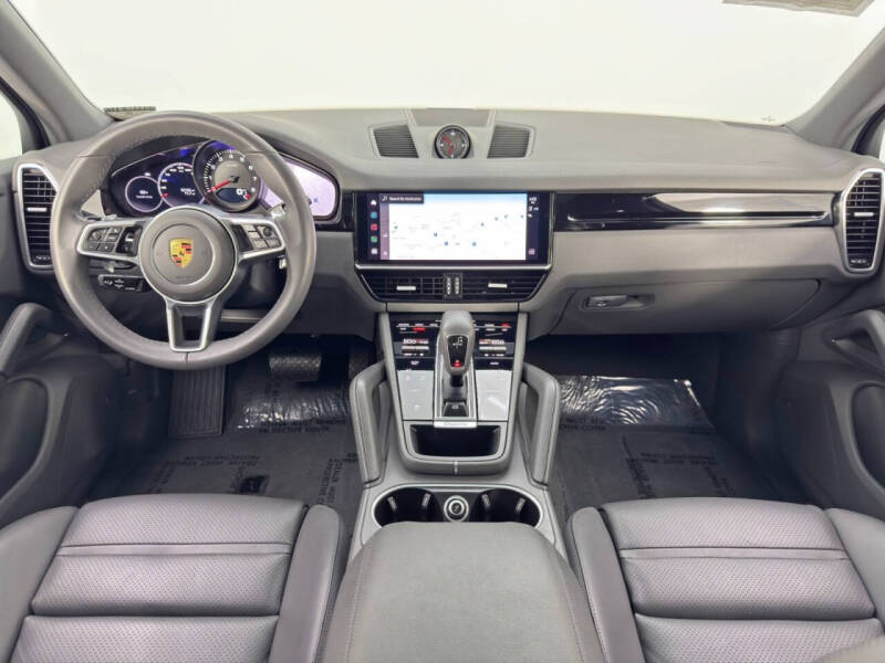 2022 Porsche Cayenne Platinum Edition