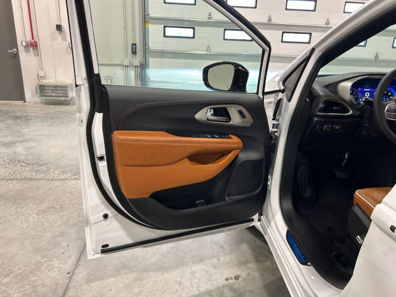 2026 Chrysler Pacifica Pinnacle