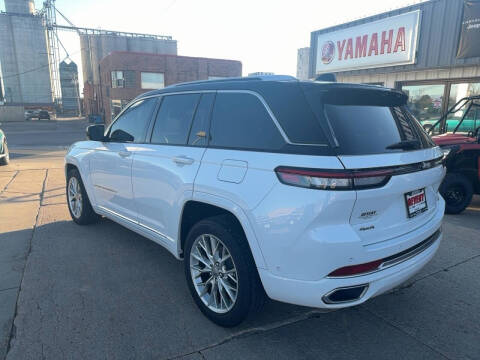 2022 Jeep Grand Cherokee Summit