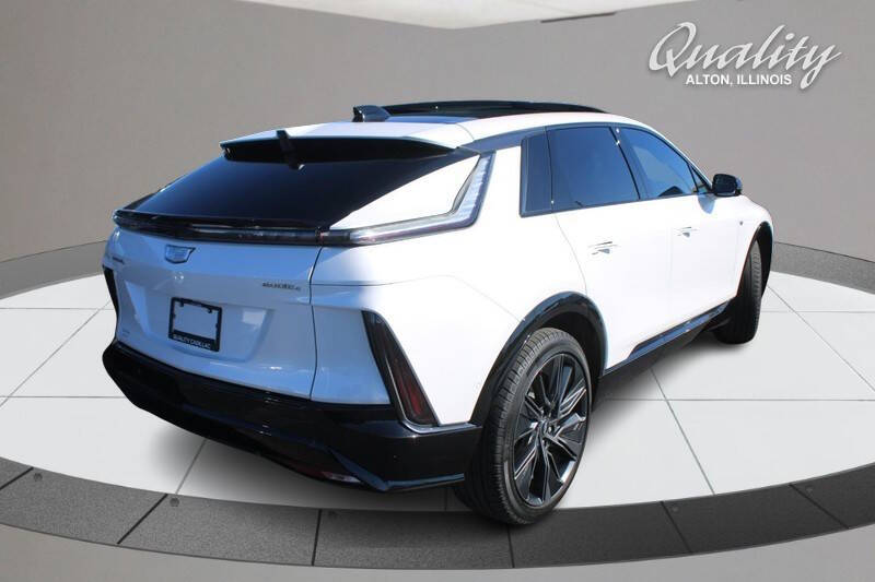2024 Cadillac LYRIQ Sport 3