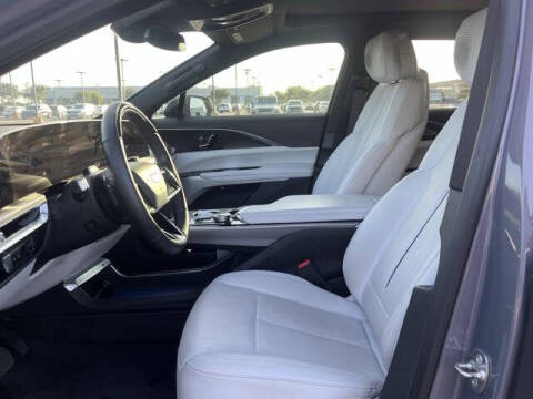 2024 Cadillac LYRIQ Sport 2