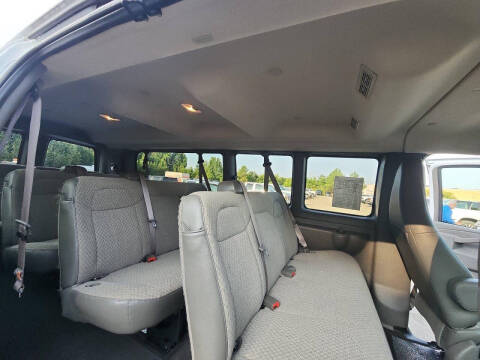 2025 Chevrolet Express LT 3500