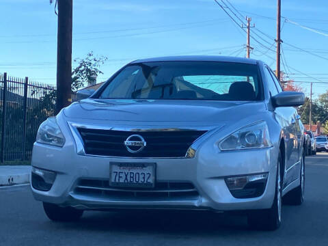 2014 Nissan Altima for sale at EZ CARZ in San Leandro CA