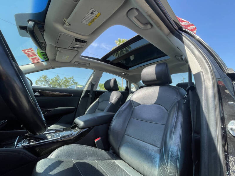 2017 Kia Cadenza Premium