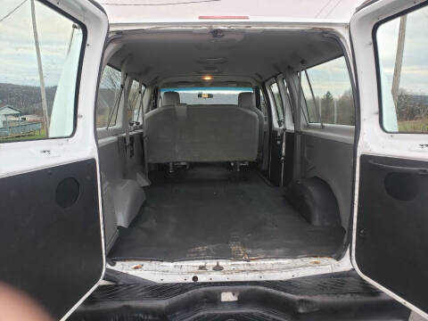 2011 Ford E-Series E-150 XLT