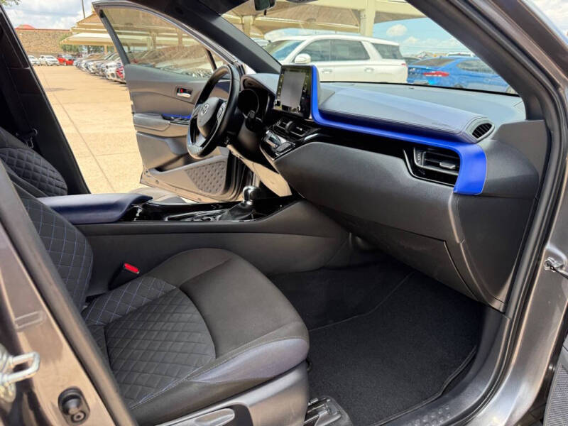 2021 Toyota C-HR XLE